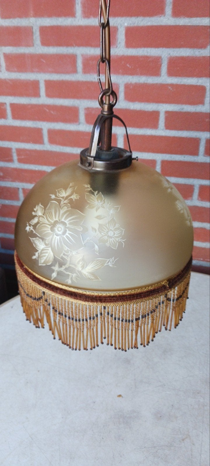 ANTIEKE FRANSE HANGLAMP MET BLOEMMOTIEF EN RAND MET KRALEN, Antiek en Kunst, Ophalen of Verzenden