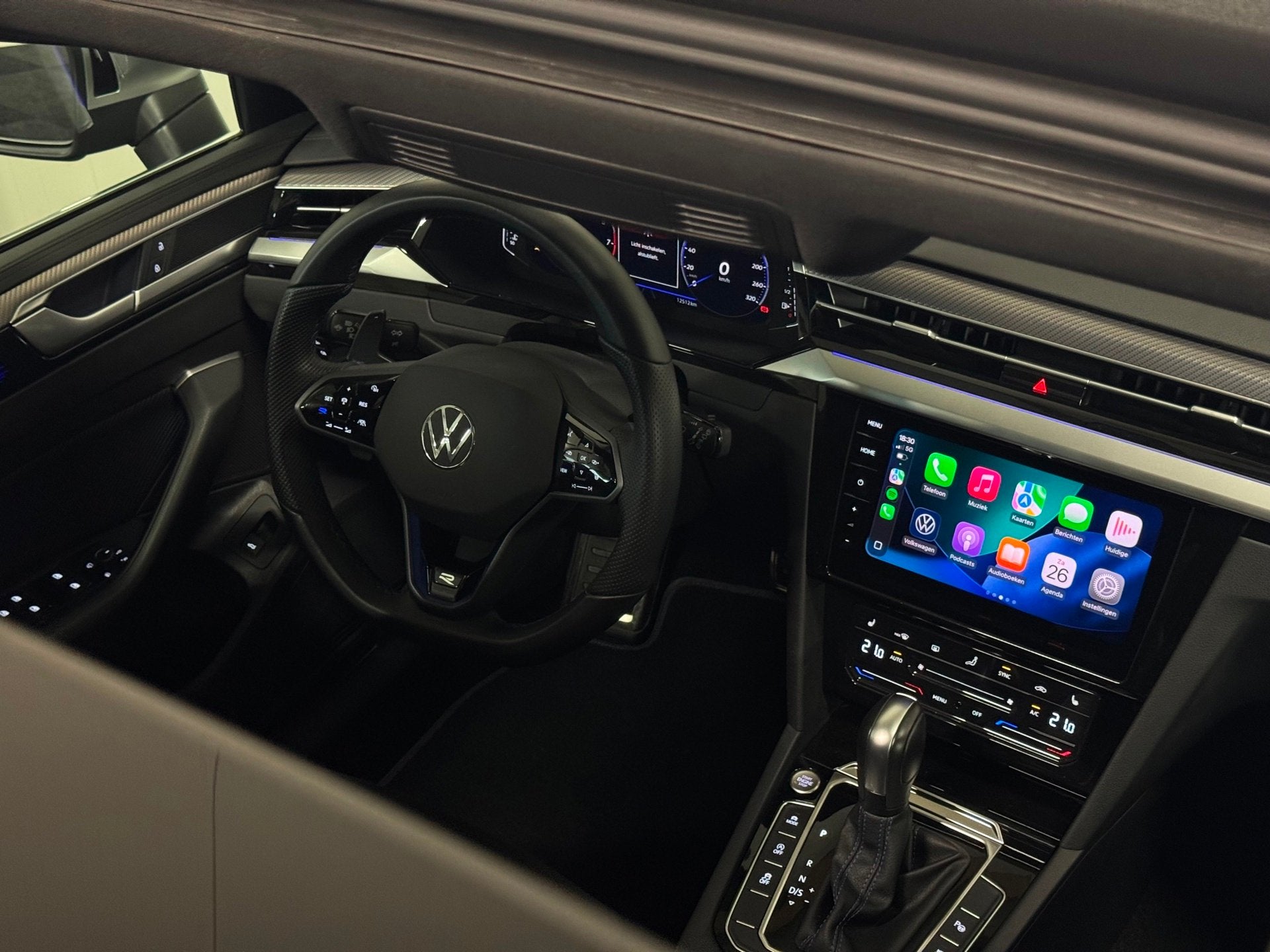 Volkswagen Arteon Shooting Brake 2.0 TSI 4 MOTION R 2022 320, Auto's, Automaat, Dealer onderhouden, Arteon, Gebruikt