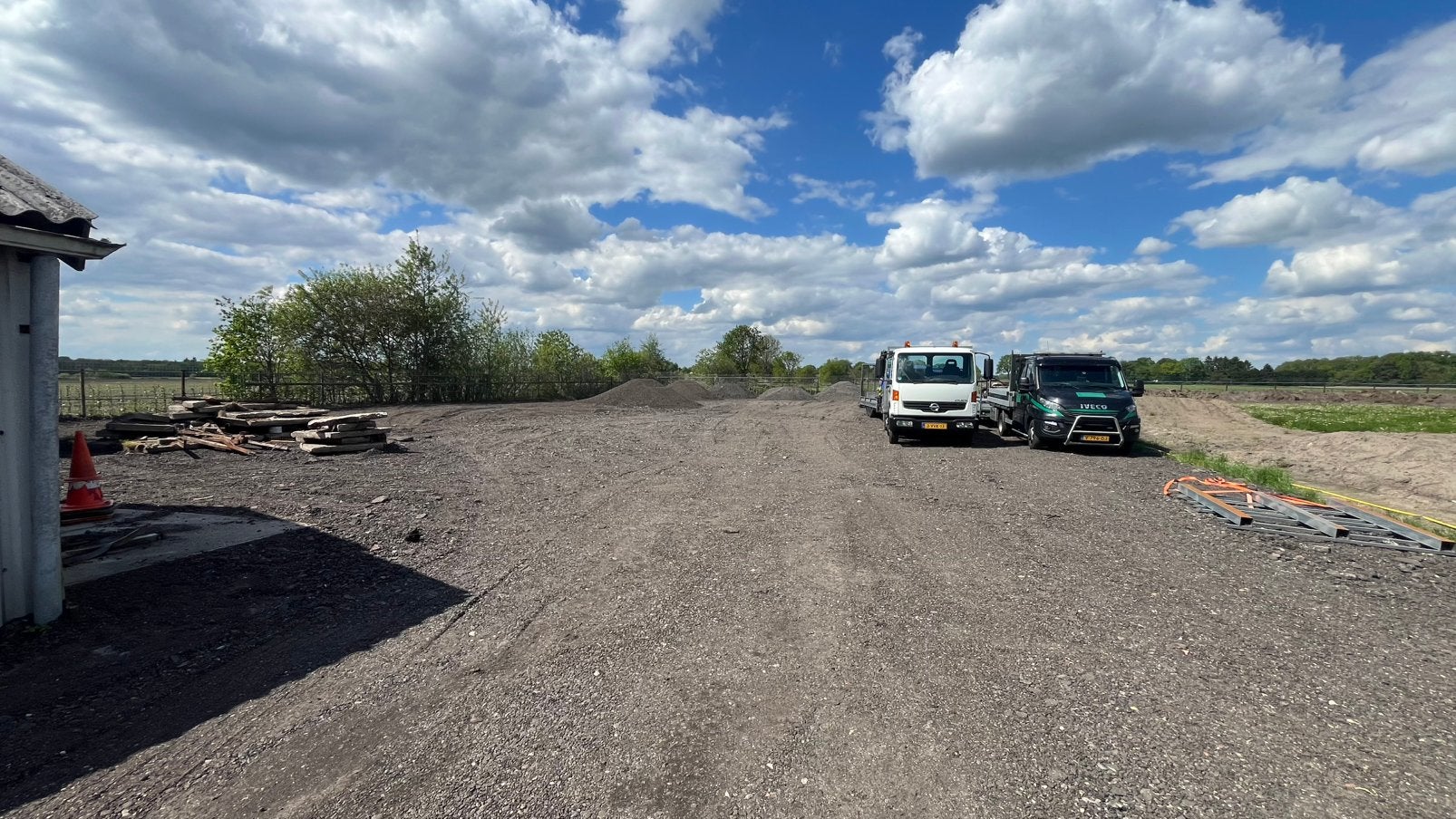 Te huur: 1.800 m² beveiligd verhard buitenterrein nabij A37, 1800 m², Huur, Opslag of Loods