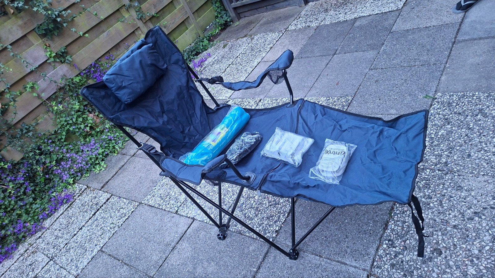 Comfortabele opvouwbare campingstoel met voetensteun en tent, Ophalen, Nieuw, Campingstoel
