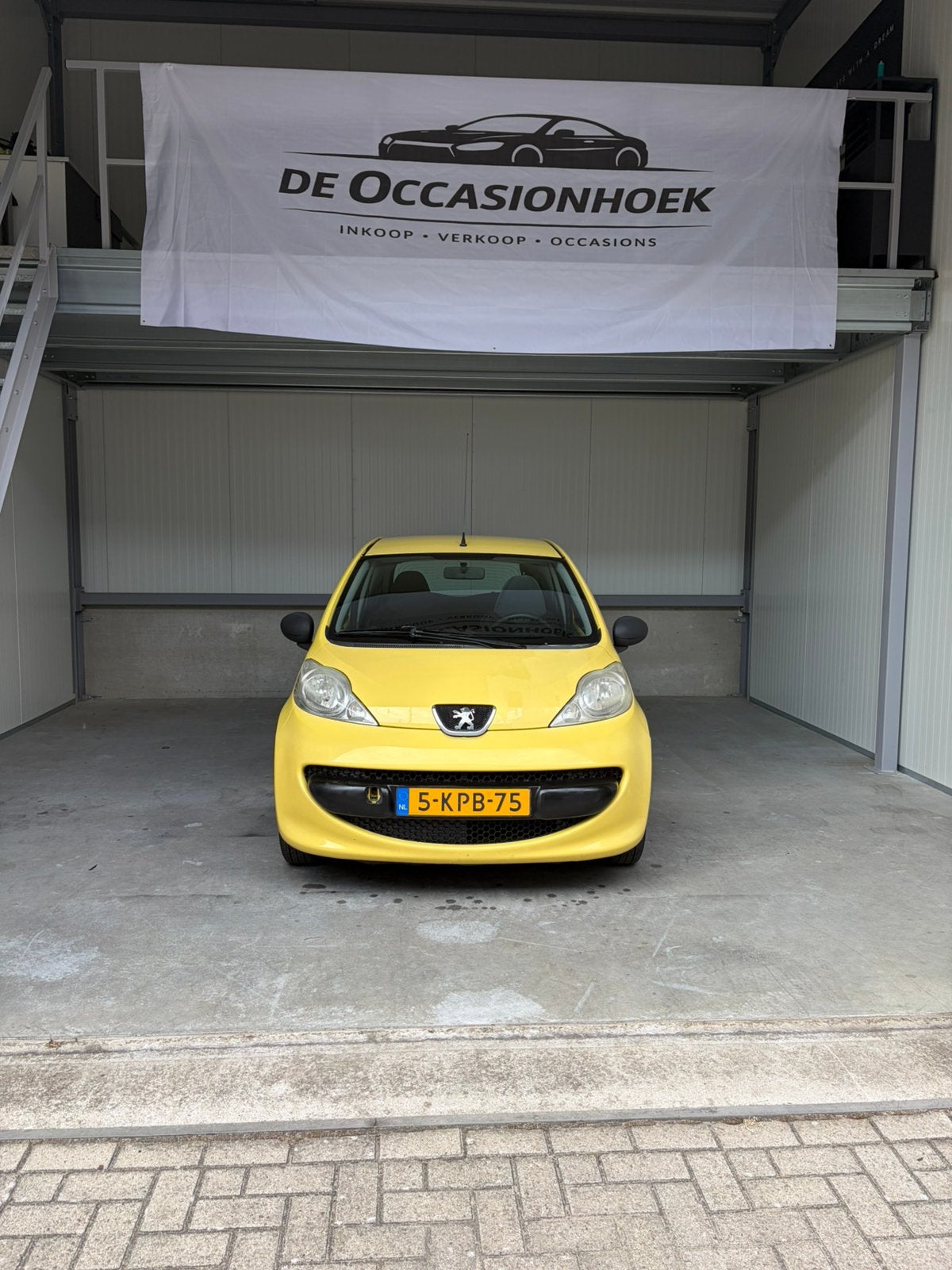 Peugeot 107 1.0 12V 3DR 2007 Geel, Auto's, Voorwielaandrijving, Stof, 4 stoelen, 68 pk