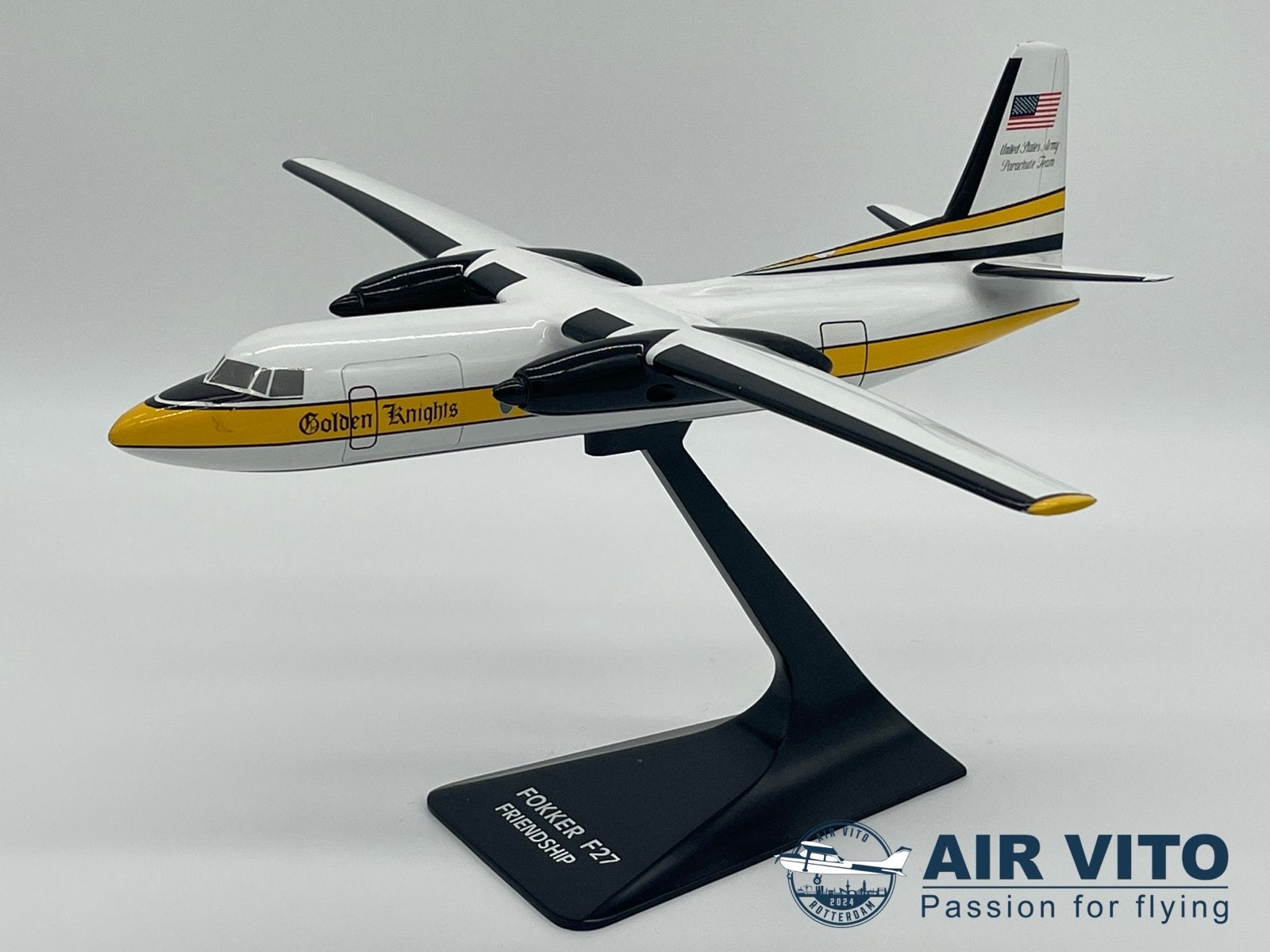 IMC Modelworks Fokker F27 Golden Knights 1:72 Schaalmodel, 2992jb, Schaalmodel, Ophalen of Verzenden, Operations@airvito.com