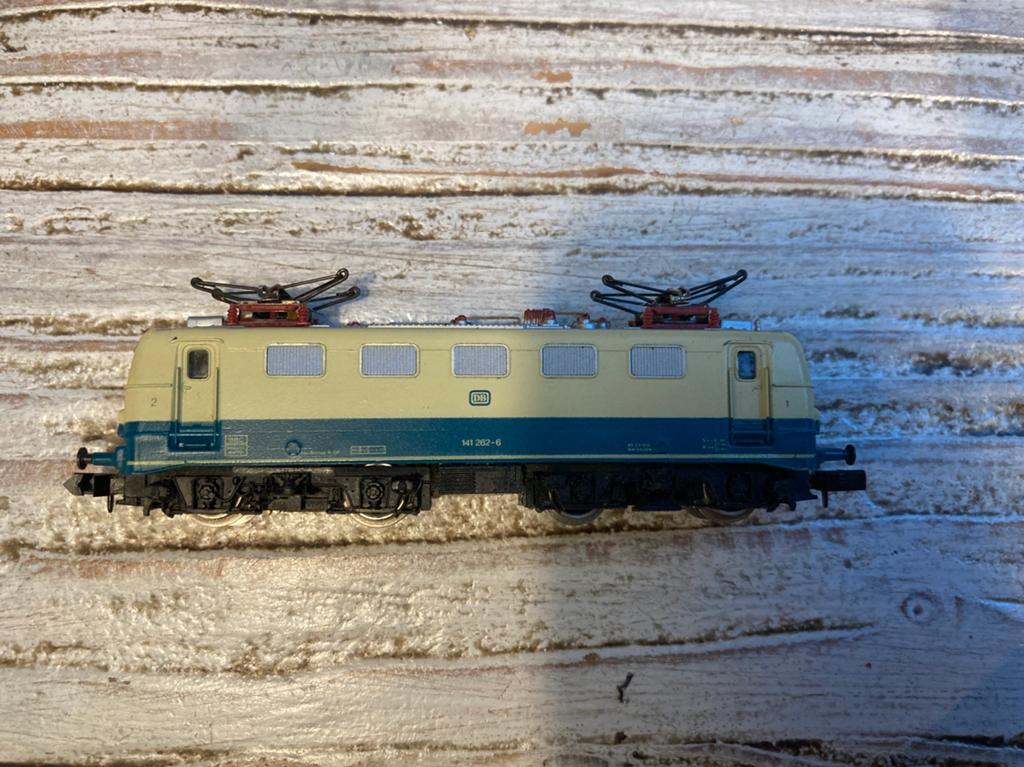 2 Arnold-N locomotieven., Arnold, Ophalen of Verzenden, Zo goed als nieuw, Gelijkstroom