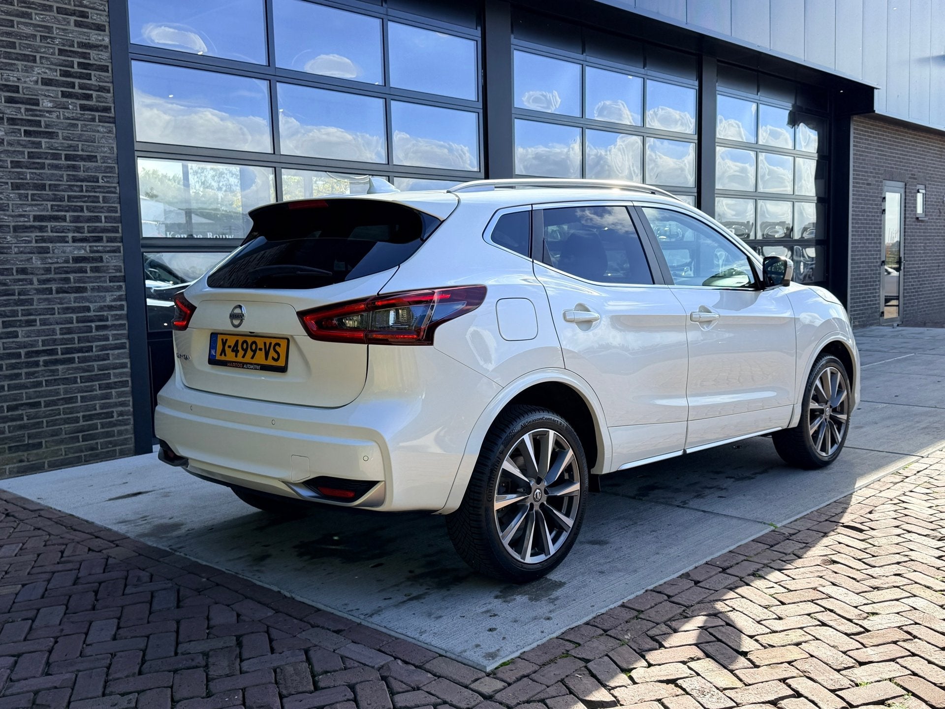 Nissan Qashqai 1.3 DIG-T Tekna + Automaat | Pano | Luxe lede, Auto's, Gebruikt, 4 cilinders, 1290 kg, Wit