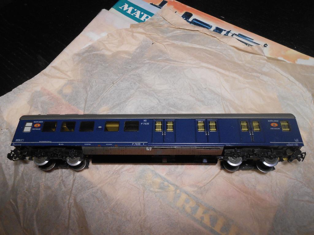Märklin 4048 postrijtuig van de NS, metalen uitvoering, MOOI, Wisselstroom, Wagon, Ophalen of Verzenden, Märklin
