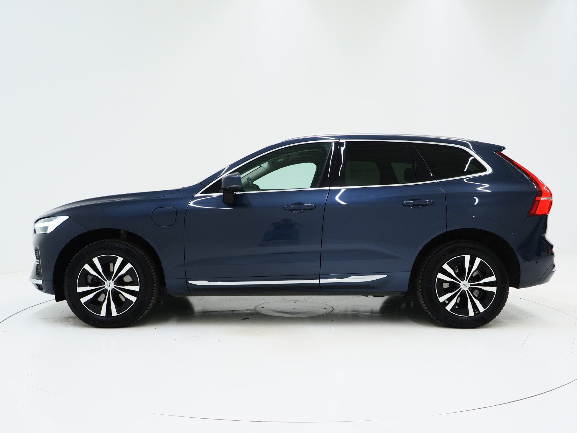 Volvo XC60 2.0 T6 Plug-in hybrid AWD Long Range | Panoramada, Auto's, Automaat, Stof, Gebruikt, 4 cilinders