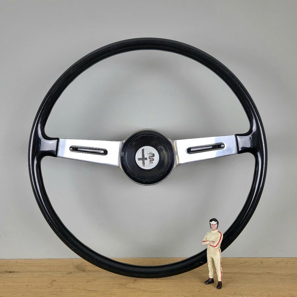 Alfa Romeo GT Junior (1969) - Classic Steering Wheel Shop, Auto-onderdelen, Besturing, Gebruikt, Italy, Ophalen of Verzenden, Onbekend