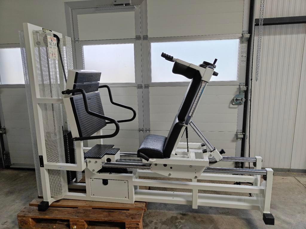 Erg nette Technogym leg press / hack squat, Sport en Fitness, Fitnessmaterialen, Ophalen, Zo goed als nieuw, Overige typen
