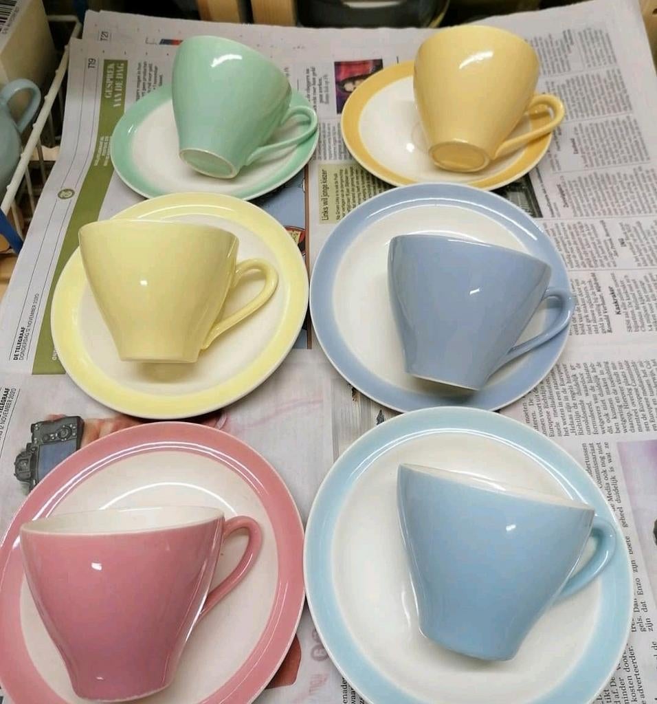 Pastel kop en schotels v Regout, Ophalen of Verzenden