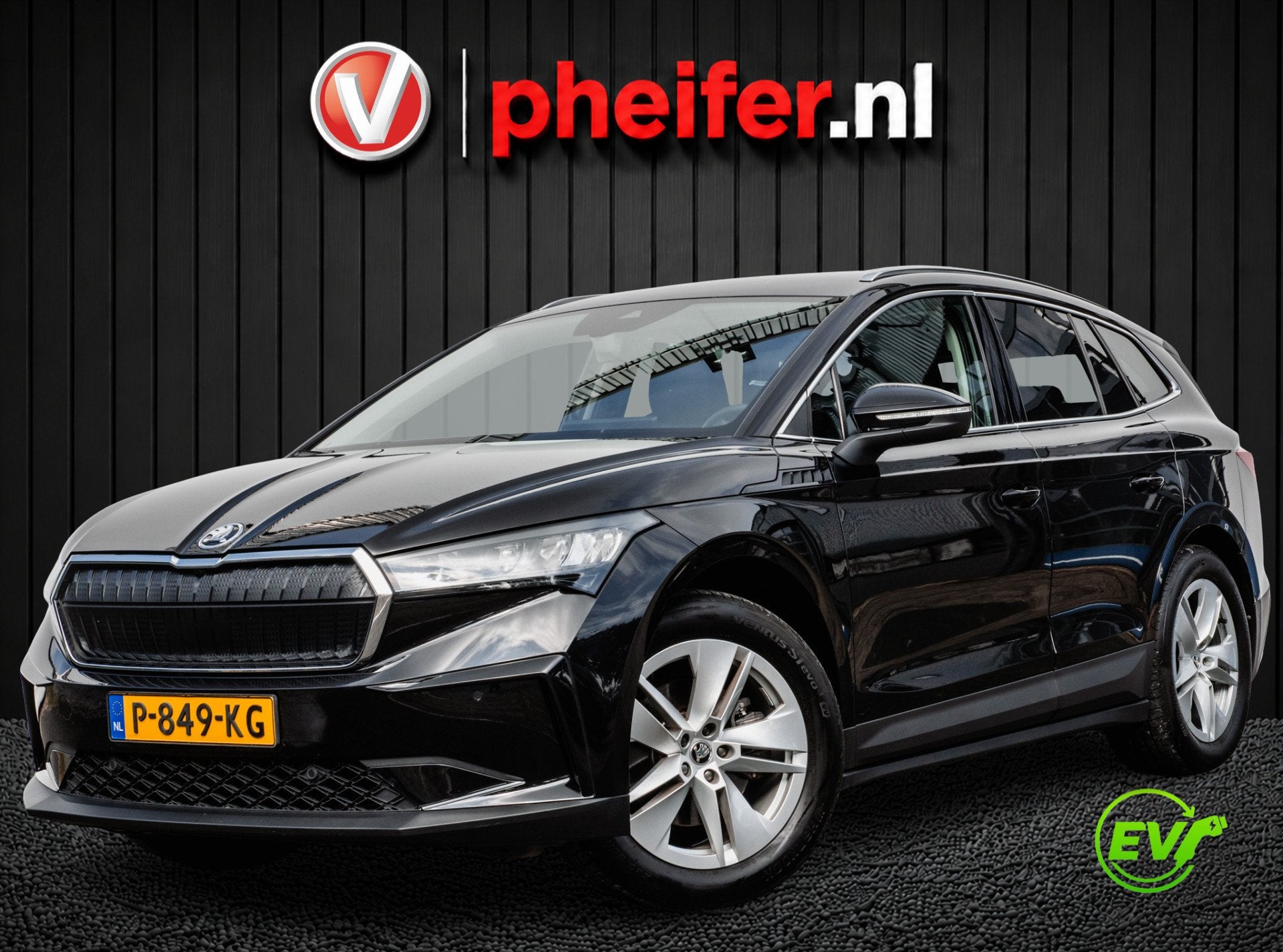 Skoda Enyaq iV 80 SOH 82% Stoel-stuurverwarming/ Navigatie/, Auto's, Automaat, Achterwielaandrijving, Gebruikt, Zwart