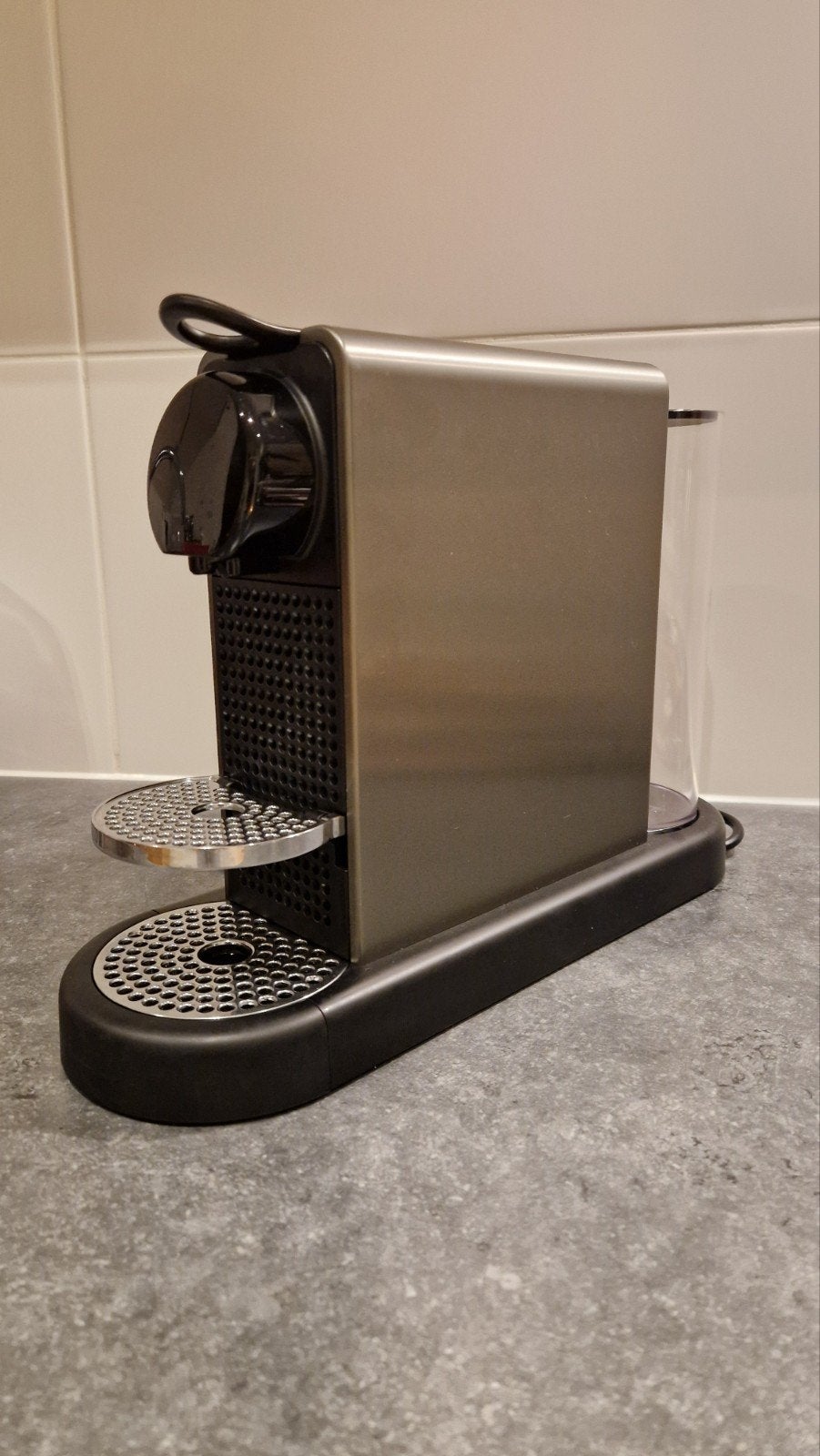 Nespresso Citiz Platinum Titan (zo goed als nieuw)