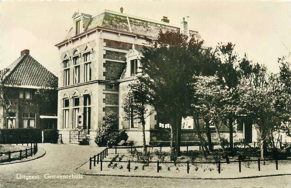 304-233-033 Uitgeest Gemeentehuis, Verzamelen, Ansichtkaarten | Nederland, Verzenden, Voor 1920, Noord-Holland