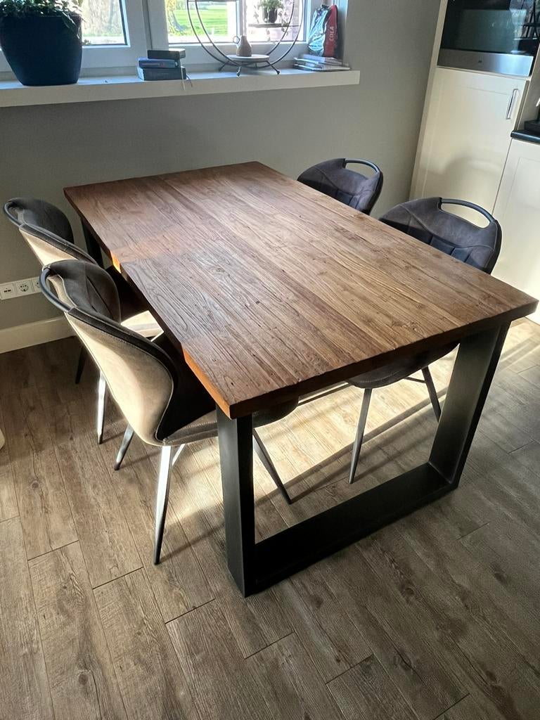 Romano eettafel met 4 stoelen., Ophalen of Verzenden, Zo goed als nieuw, Rechthoekig, 50 tot 100 cm