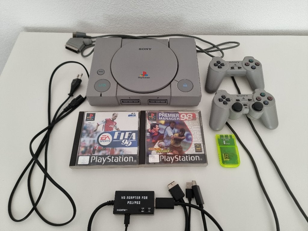 PS1 + 2 controllers, kabels, HDMI en 2 games, Overige genres, 1 speler, Ophalen of Verzenden, Zo goed als nieuw