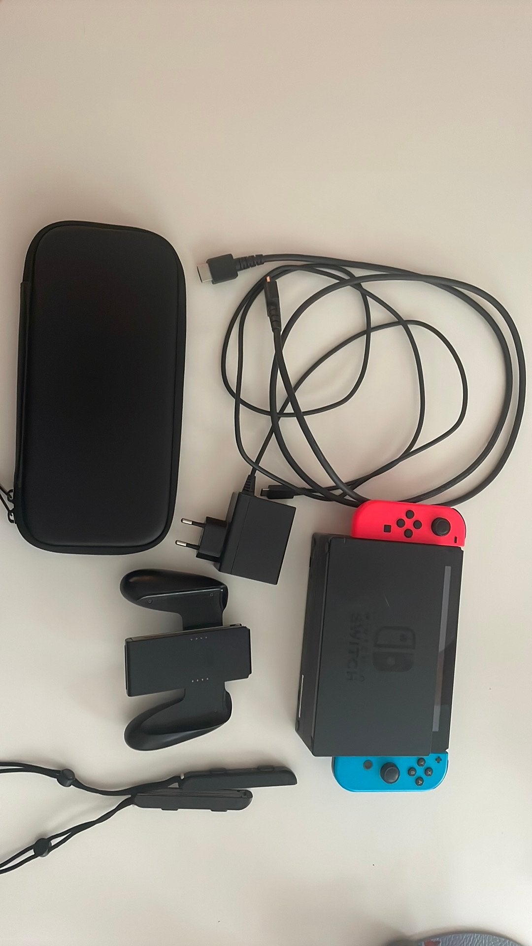 Nintendo Switch V1 2017 XAJ700 Unpatched, Spelcomputers en Games, Ophalen of Verzenden, Gebruikt, Met 2 controllers, Switch Original