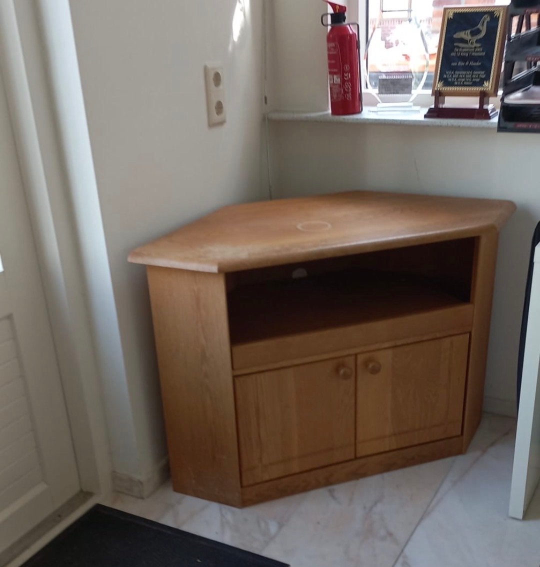 Gratis: 2 kasten en 4 stoelen uit rookvrij huis, Huis en Inrichting, Stoelen, Ophalen, Gebruikt, Hout, Vier