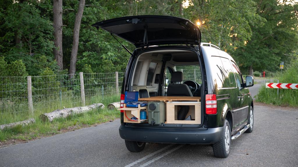 MINICAMPER VW Caddy benzine 130.000km 2012, Auto's, 15 km/l, Volkswagen, Zwart, Handgeschakeld