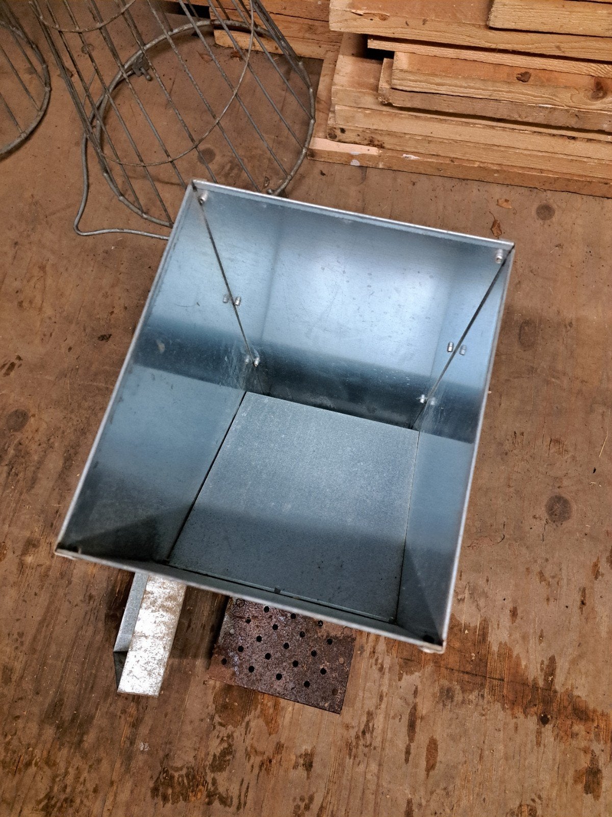 Te koop gegalvaniseerde kippen voersilo, Dieren en Toebehoren, Ophalen, Gebruikt