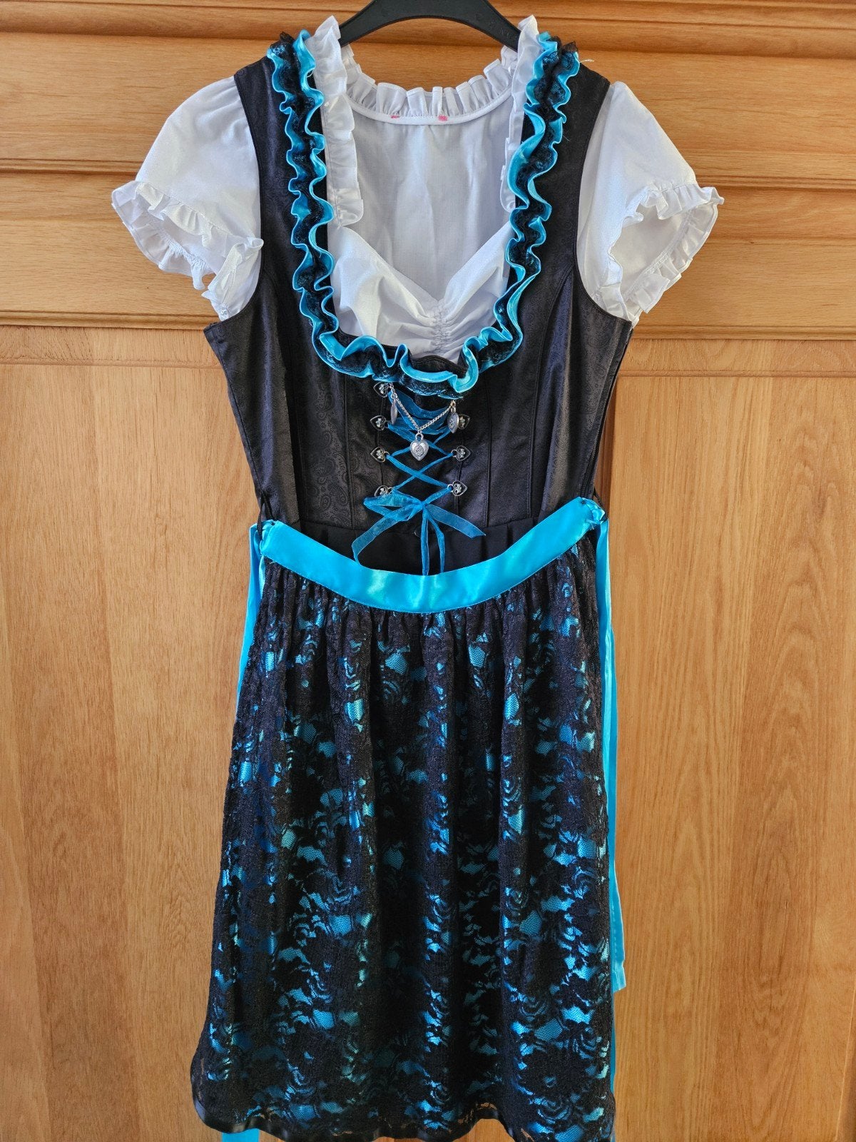 Dirndl jurk, Maat 38/40 (M), Ophalen of Verzenden, Kleding, Country line
