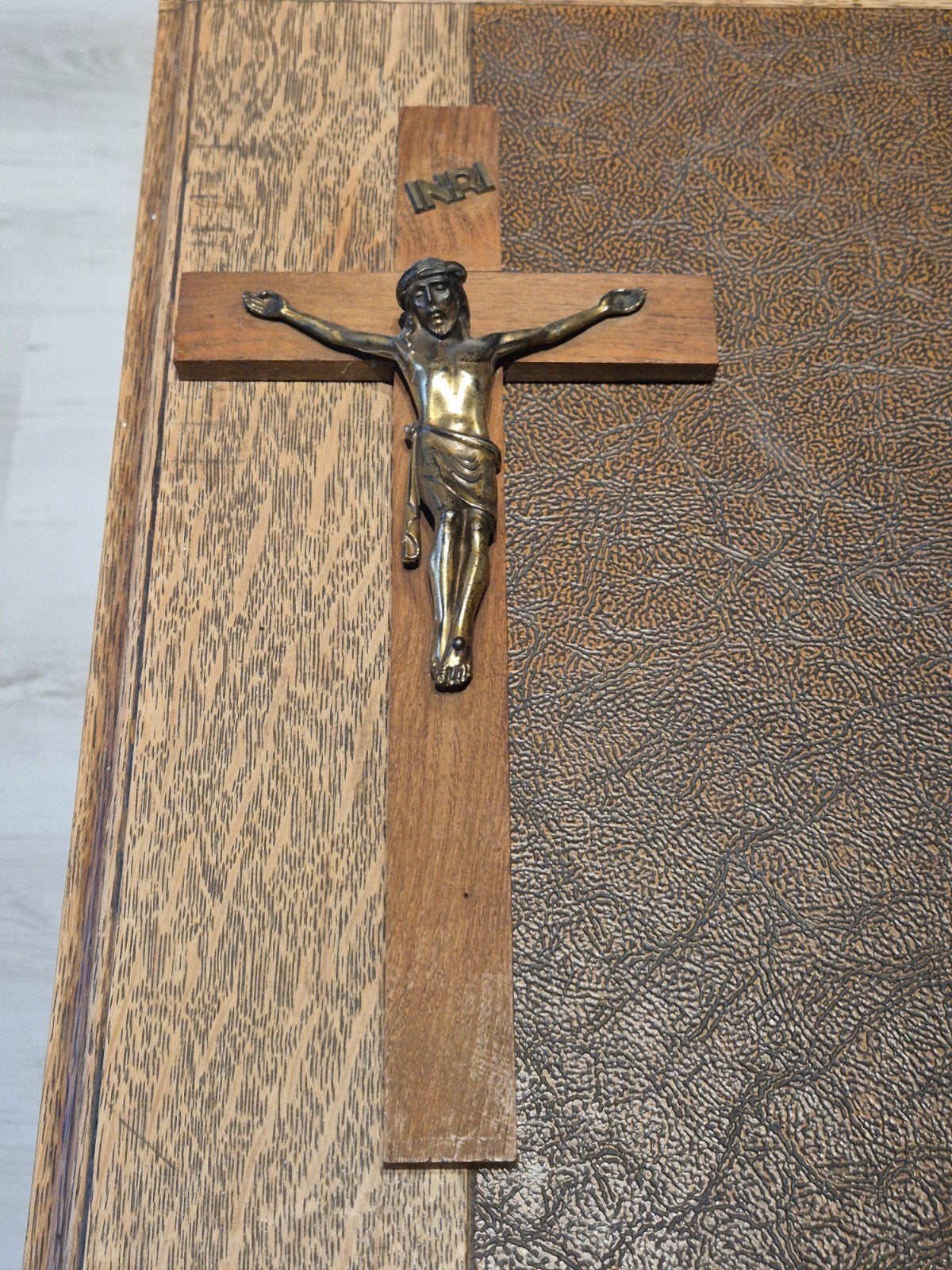 Houten kruisbeeld met bronzen corpus - 30x15 cm, Ophalen of Verzenden