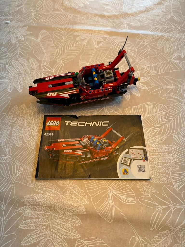 Lego Technic ‘Power Boat’ speelset - 42089, Kinderen en Baby's, Speelgoed | Duplo en Lego, Zo goed als nieuw, Ophalen of Verzenden