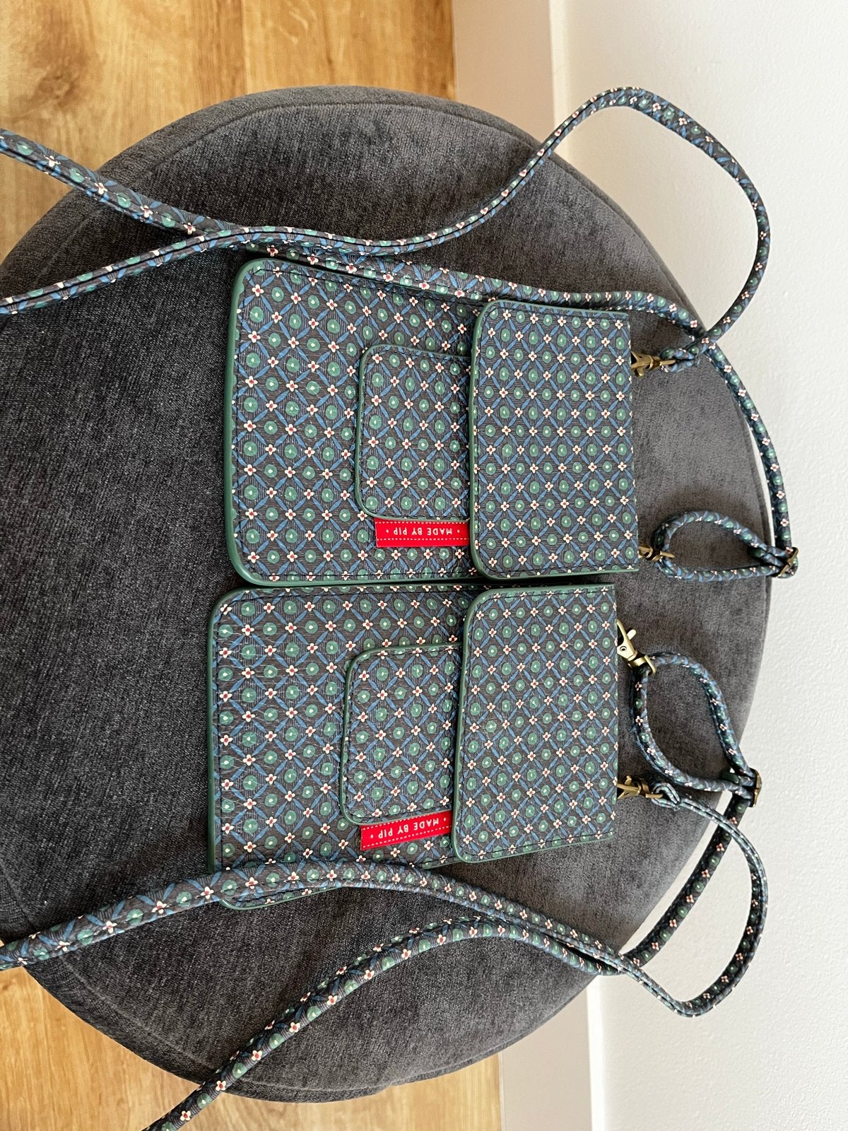 Telefoonhoesje met koord - Made by Pip, Ophalen of Verzenden, Nieuw, Hoesje of Tasje