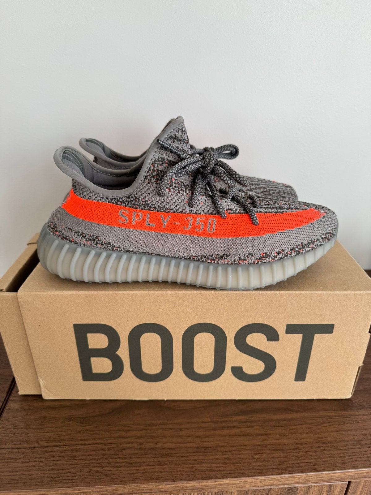 Adidas Yeezy 350 Beluga Reflective 43 1/3 nieuw!, Ophalen of Verzenden, Zo goed als nieuw, Overige kleuren