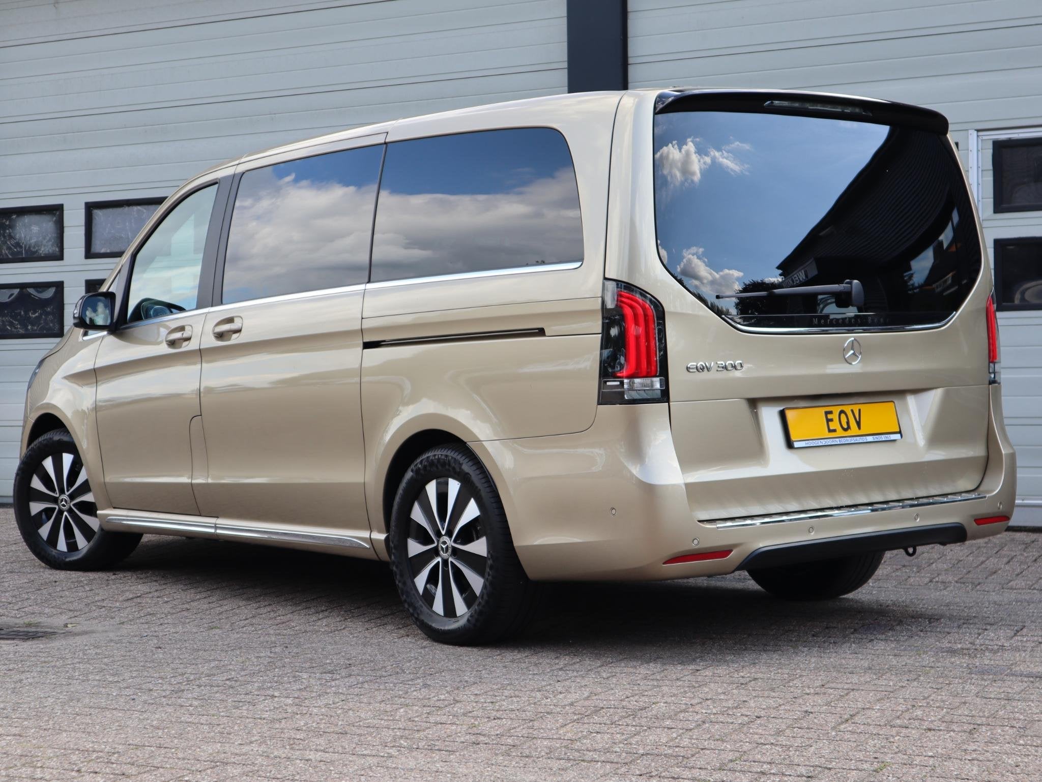 Mercedes-Benz EQV 300 90 kWh L2 - 8 Pers - Elc.Schuif - NEW, Gebruikt, 365 km, 90 kWh, Leder