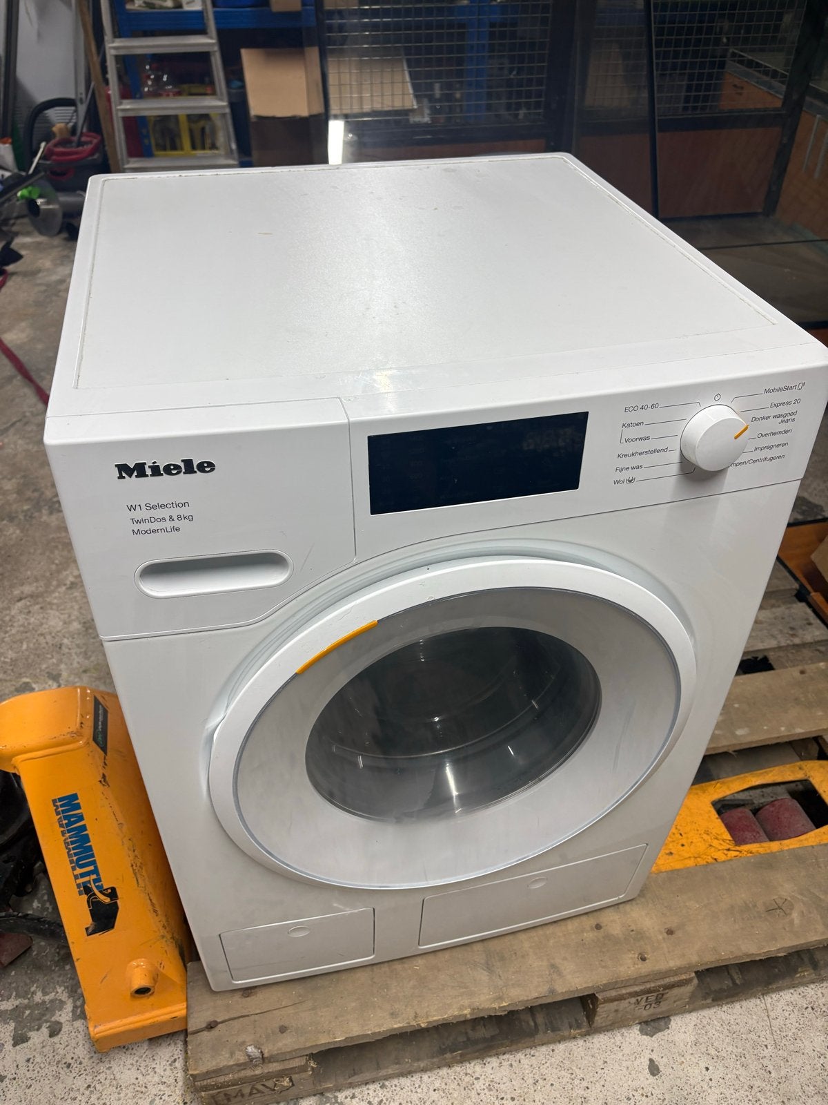 Miele w1 Wasmachine TwinDos (Maakt lawaai bij centrifugeren), Ophalen, 1200 tot 1600 toeren, Gebruikt, 8 tot 10 kg