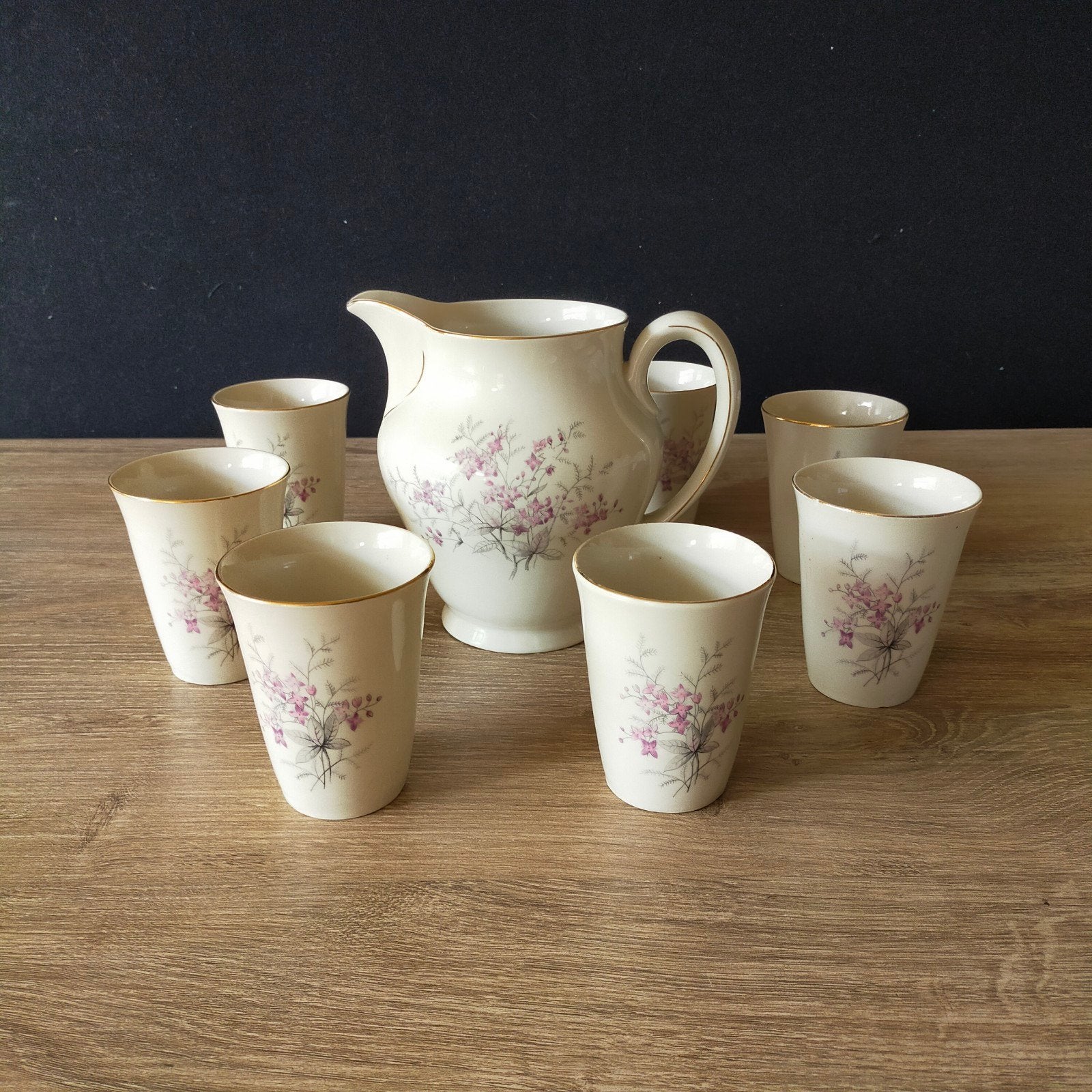 vintage serveer kan met 8 bekers van porselein., Antiek en Kunst, Ophalen of Verzenden