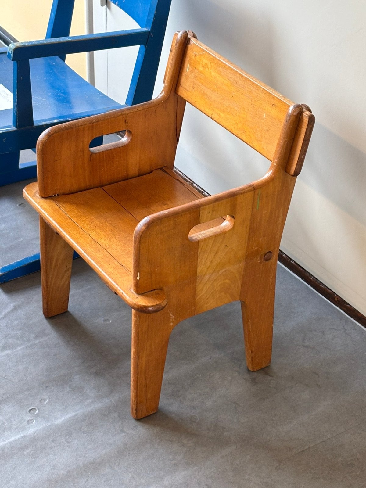 Deense kinderstoel van Hans J Wegner, Ophalen, Stoel, Hout