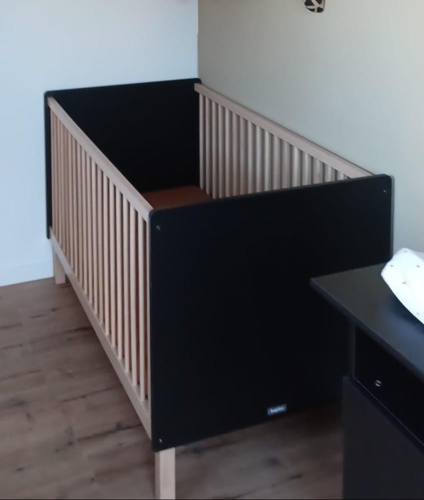 Zwart peuterbed (140x70) en commode, Kinderen en Baby's, Babywiegjes en Ledikanten, Ophalen, Ledikant