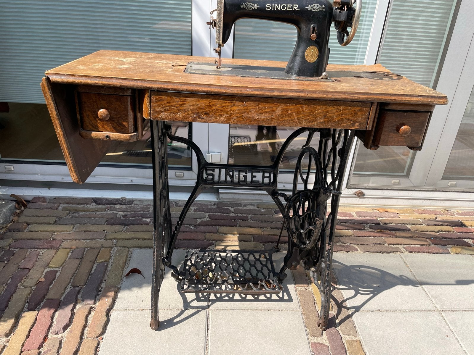Antieke Singer Naaimachine met Houten Tafel en Lade, Antiek en Kunst, Ophalen