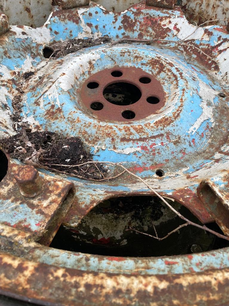 Fordson banden, Ophalen