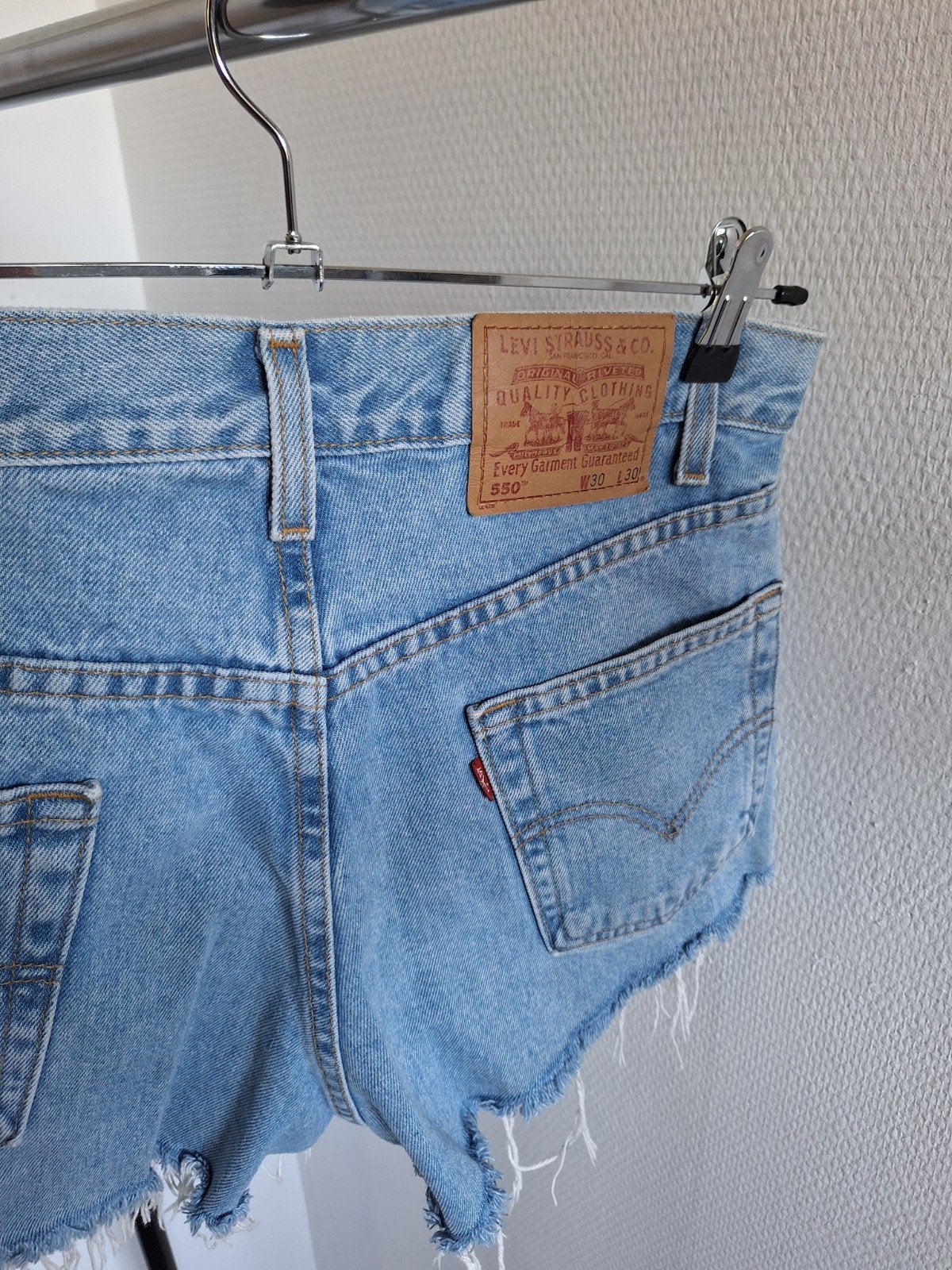 levi's short 550, Blauw, Ophalen of Verzenden, Zo goed als nieuw, W28 - W29 (confectie 36)