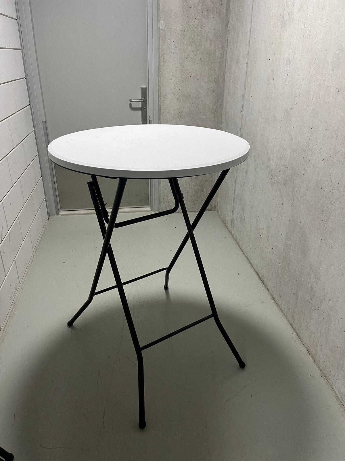Sta tafels te huur, Ophalen, Gebruikt