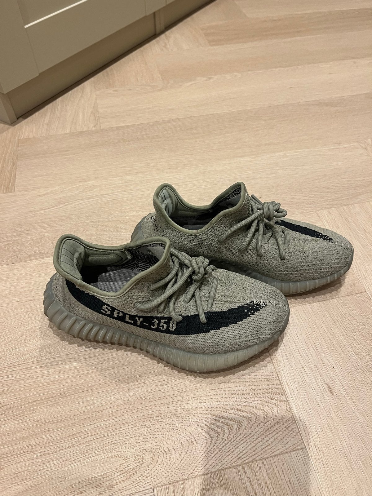 Adidas Yeezy Boost, Ophalen of Verzenden, Zo goed als nieuw, Overige kleuren, Sneakers of Gympen