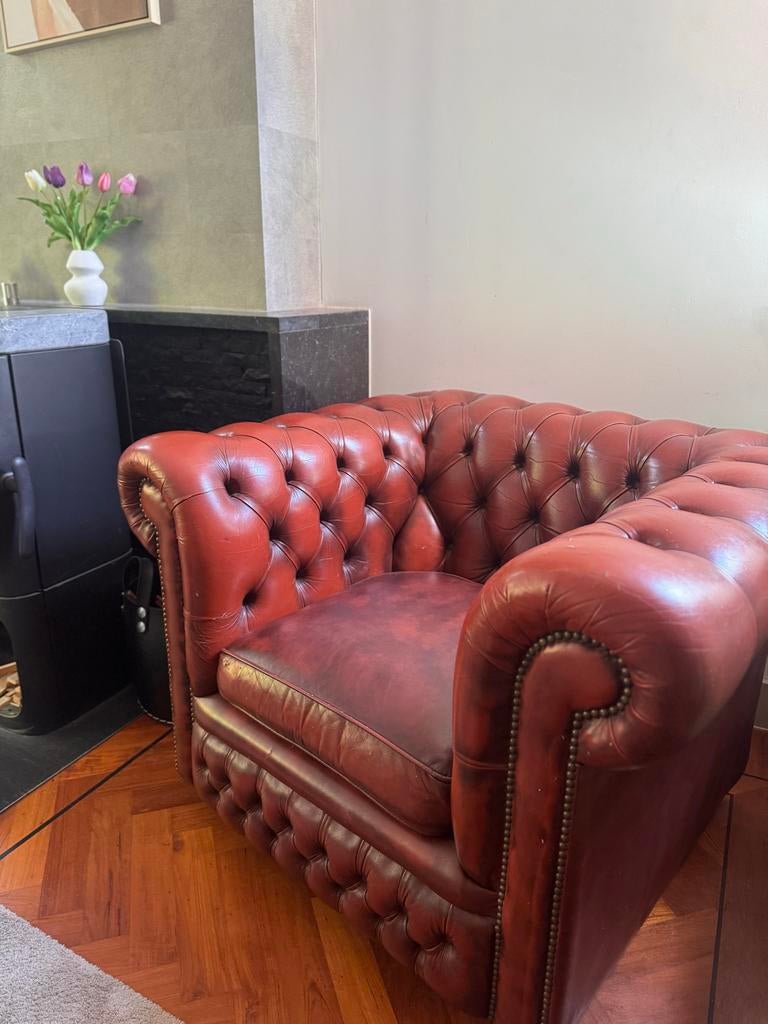 Vintage Chesterfield fauteuils - Rood/bruin leer, Huis en Inrichting, Fauteuils, Ophalen, Gebruikt, Leer, 75 tot 100 cm