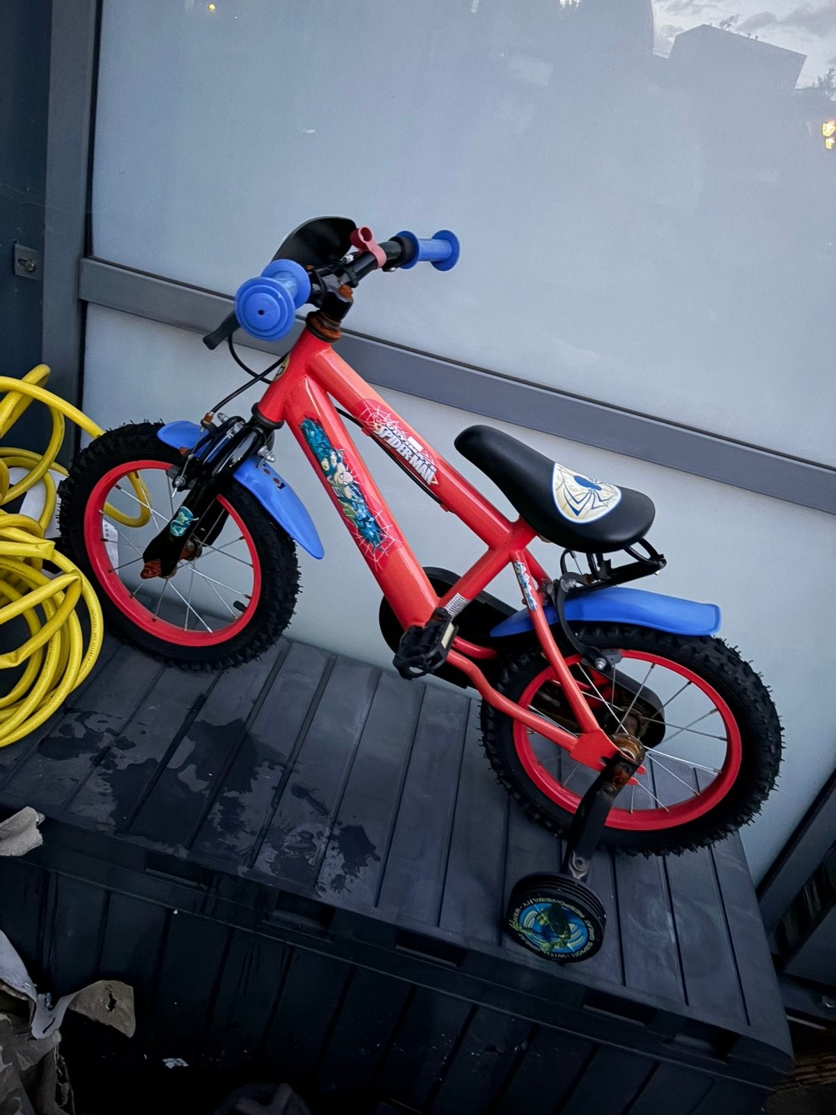Spiderman fietsje 18 inch, Fietsen en Brommers, Ophalen of Verzenden, Zo goed als nieuw, 16 tot 20 inch