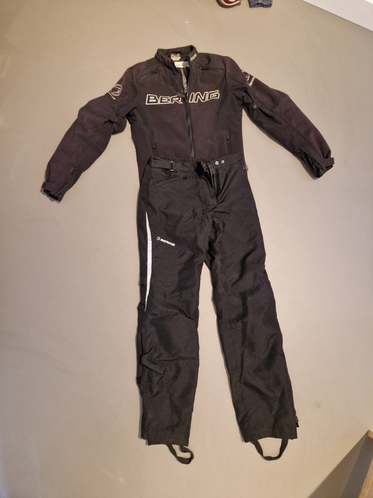 Bering motorpak Dames (jas en broek) (mt 158-164), Motoren, Kleding | Motorkleding, Ophalen, Tweedehands, Combipak