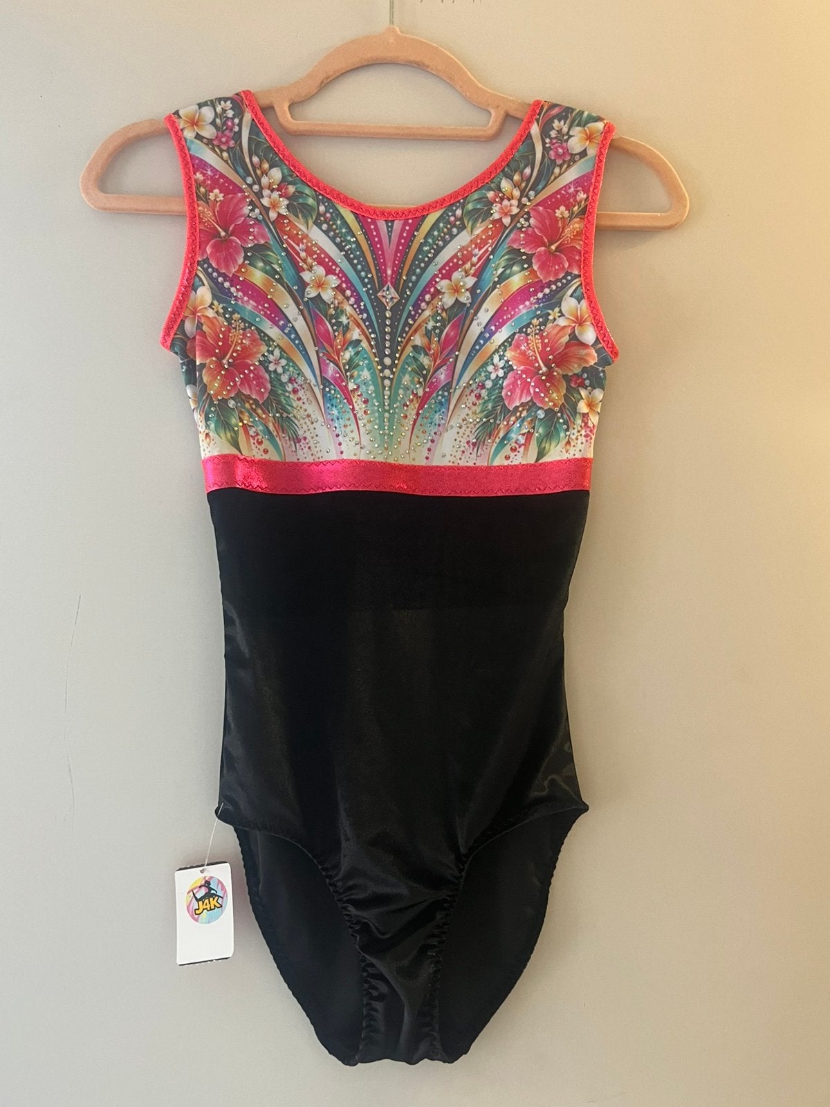Nieuw turnpakje maat 152 - zwart zacht met bloemen roze, Kindermaat 146 t/m 176, Ophalen of Verzenden, Nieuw, Turnpak(je)