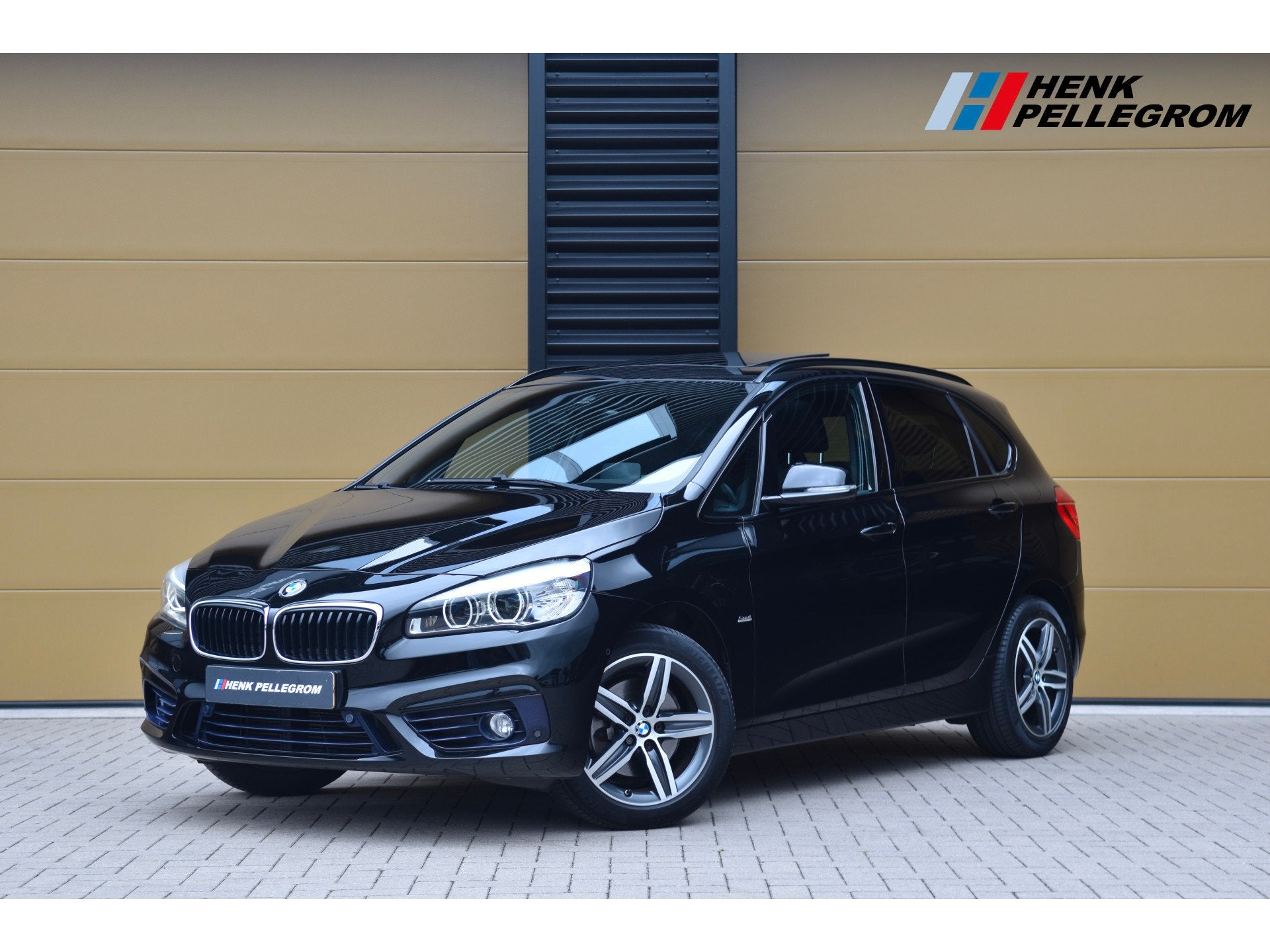 BMW 2 Serie Active Tourer 220i High Executive * Sportline *, Auto's, 730 kg, Gebruikt, Met garantie (alle), Zwart