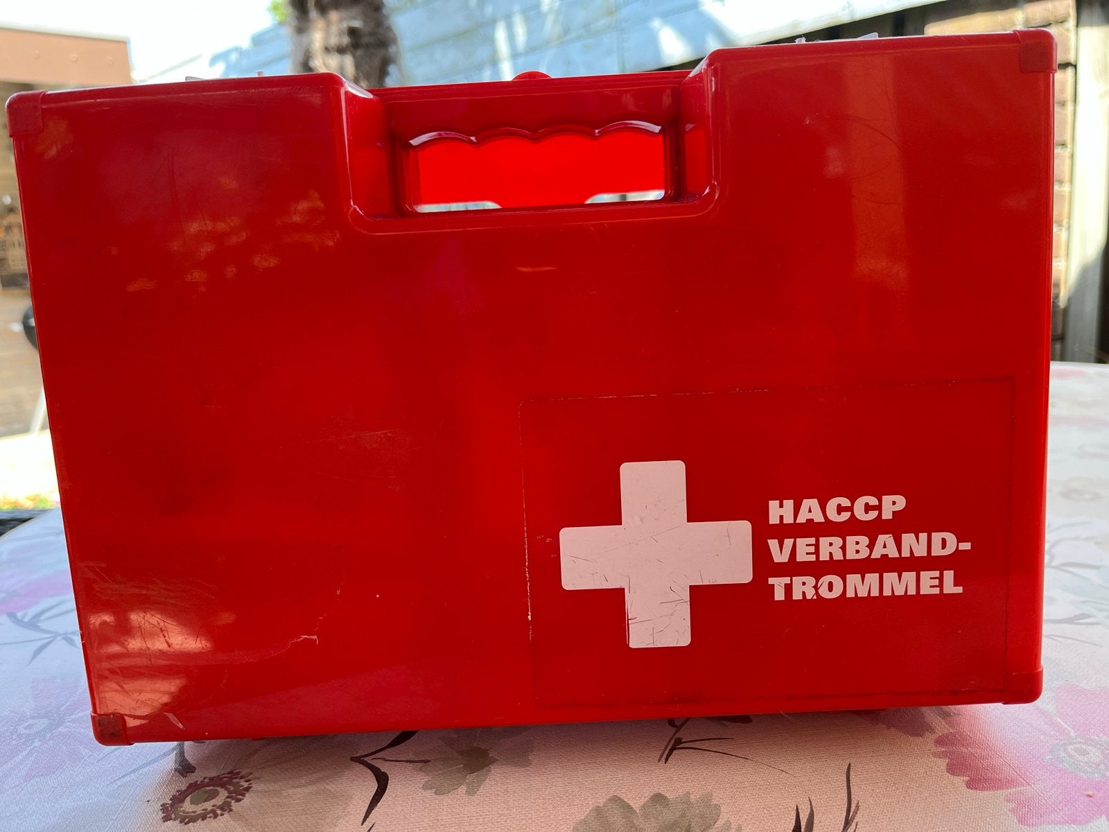 Hacap ehbo verbandtrommel met wandhouder, Ophalen of Verzenden, Gebruikt