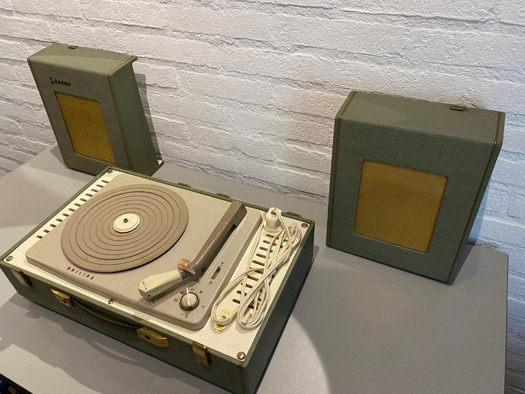 Opnieuw-vintage Philips AG9133 Koffergrammofoon, Ophalen of Verzenden, Niet werkend, Platenspeler, Philips