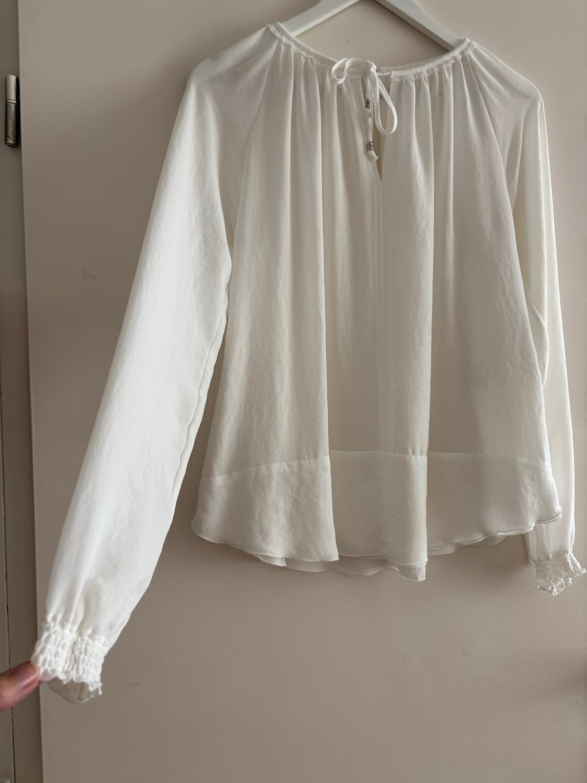 Marc Cain witte blouse maat 36 (S). Maat 2 maar valt ruimer., Ophalen of Verzenden, Zo goed als nieuw, Maat 36 (S), Wit