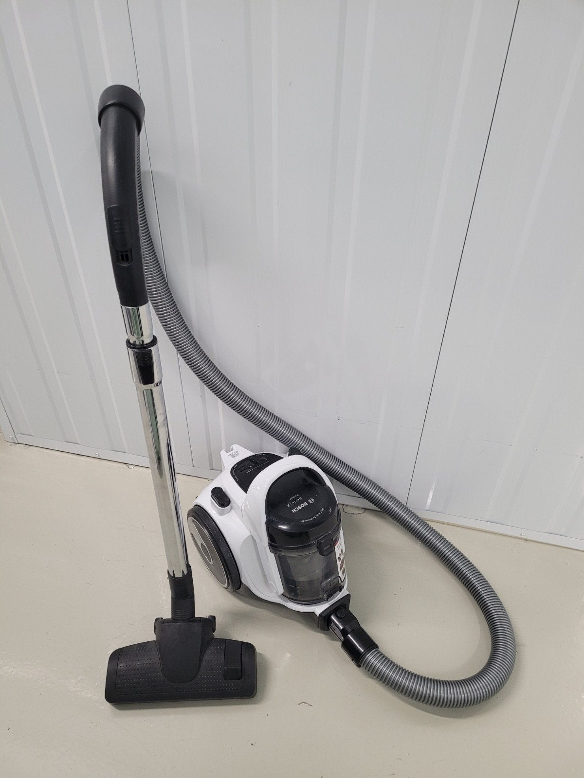 Bosch Serie 2 PureAir stofzuiger met zakloos design, Witgoed en Apparatuur, Gebruikt, Bosch, Ophalen of Verzenden, Geschikt voor harde vloeren