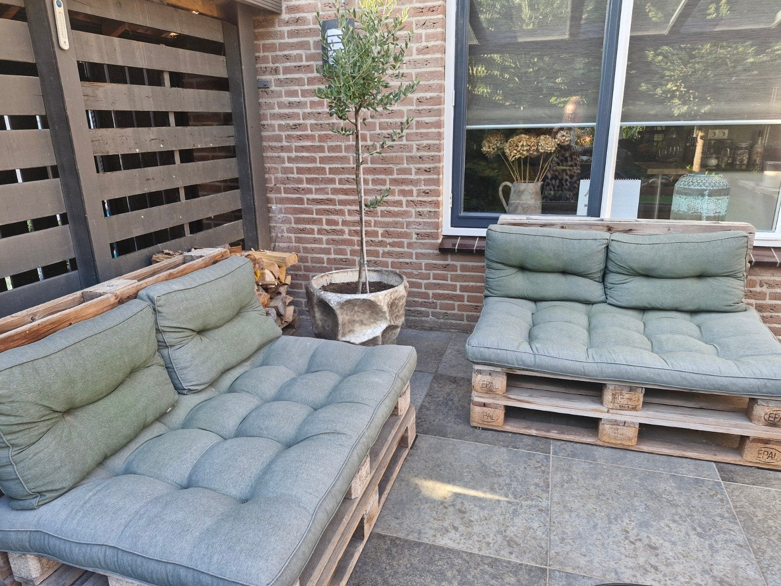 2 palletbanken (inclusief kussens), Ophalen, Gebruikt
