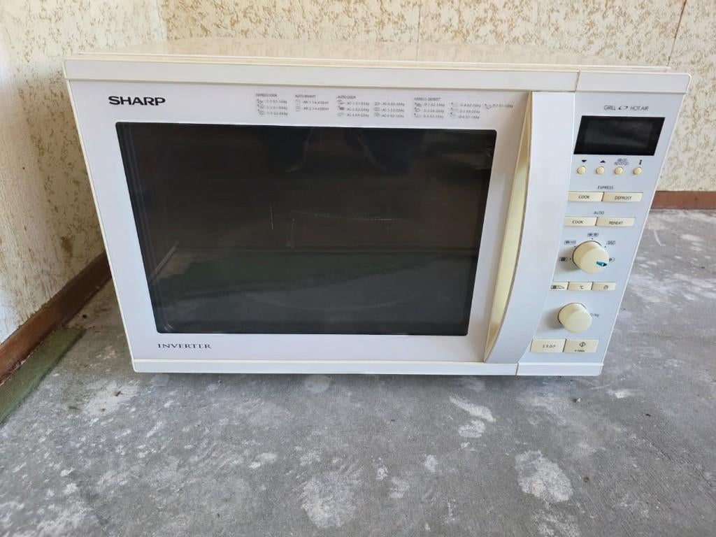 combimagnetron, Witgoed en Apparatuur, Magnetrons, Gebruikt, Vrijstaand, Combimagnetron, 45 tot 60 cm, Grill, Hete lucht, Draaiplateau