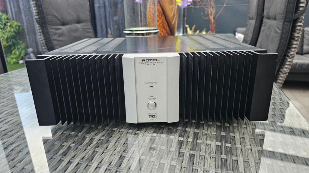 Rotel RB 1080 eindversterker, Ophalen of Verzenden, Zo goed als nieuw, 120 watt of meer, Overige merken