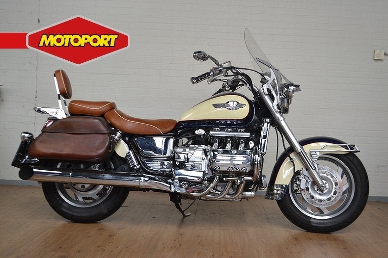 Honda GL 1500 C2 F6C Flat Six Valkyr (bj 1998), Dorneveld 180-184
B-1731  Zellik, BE, Honda Motor Europe, Chopper, Bedrijf